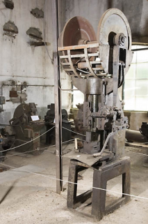 Atelier ouest. Presse à friction. © Région Bourgogne-Franche-Comté, Inventaire du patrimoine