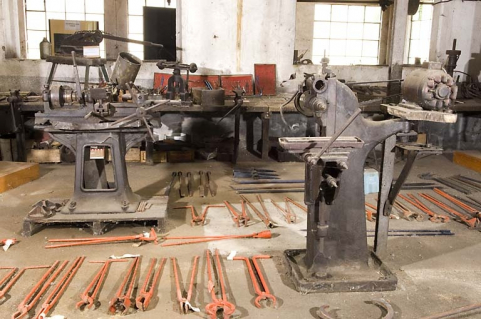 Atelier ouest. Tour horizontal Cazeneuve et Faiseuse Ernault. © Région Bourgogne-Franche-Comté, Inventaire du patrimoine