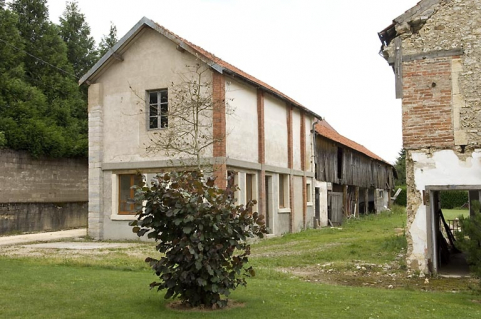 Magasin et étables. © Région Bourgogne-Franche-Comté, Inventaire du patrimoine