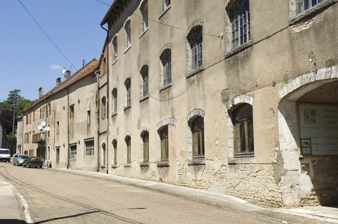Vue rapprochée depuis le sud. © Région Bourgogne-Franche-Comté, Inventaire du patrimoine