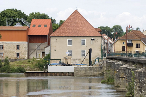 Vue depuis le sud. © Région Bourgogne-Franche-Comté, Inventaire du patrimoine Vue depuis le sud. © Région Bourgogne-Franche-Comté, Inventaire du patrimoine