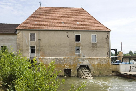 Façade postérieure du moulin. © Région Bourgogne-Franche-Comté, Inventaire du patrimoine Façade postérieure du moulin. © Région Bourgogne-Franche-Comté, Inventaire du patrimoine