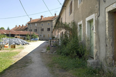 Logements ouvriers sur cour. © Région Bourgogne-Franche-Comté, Inventaire du patrimoine