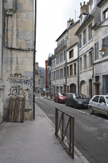 Vue d'ensemble de la façade principale dans l'alignement de la rue. © Région Bourgogne-Franche-Comté, Inventaire du Patrimoine