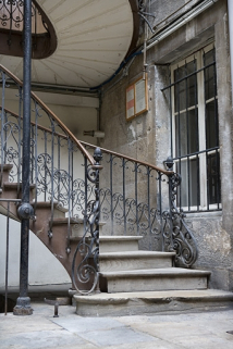 Détail du départ de l'escalier à cage ouverte, vue verticale. © Région Bourgogne-Franche-Comté, Inventaire du Patrimoine