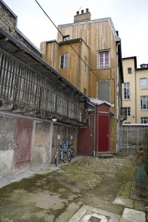 Vue d'ensemble des bûchers et du second logis secondaire situés dans la deuxième cour. © Région Bourgogne-Franche-Comté, Inventaire du Patrimoine