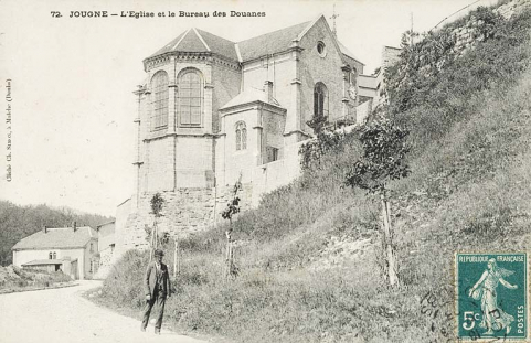 72. Jougne - L'Eglise et le Bureau de Douanes, [1er quart 20e siècle]. © Région Bourgogne-Franche-Comté, Inventaire du patrimoine