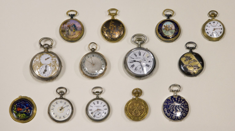 Ensemble de treize montres de gousset. © Région Bourgogne-Franche-Comté, Inventaire du patrimoine Ensemble de treize montres de gousset. © Région Bourgogne-Franche-Comté, Inventaire du patrimoine