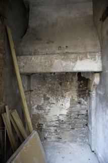 Détail de la cheminée d'une cuisine située dans l'aile droite de la deuxième cour. © Région Bourgogne-Franche-Comté, Inventaire du Patrimoine