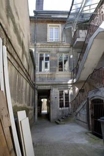 Vue d'ensemble de la façade antérieure du premier logis secondaire. © Région Bourgogne-Franche-Comté, Inventaire du Patrimoine