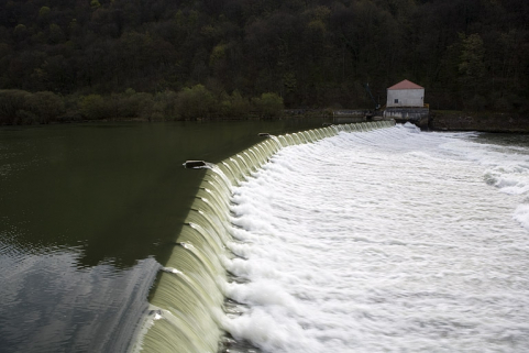 Vue rapprochée de la chute. © Région Bourgogne-Franche-Comté, Inventaire du patrimoine