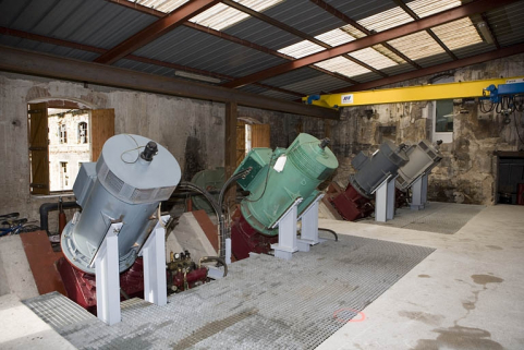 Bâtiment d'eau. Les turbines modernes. © Région Bourgogne-Franche-Comté, Inventaire du patrimoine