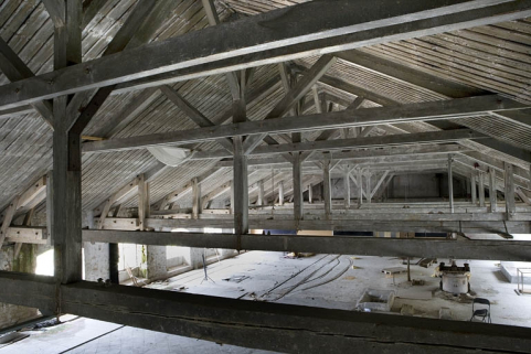 Charpente de l'atelier de préparation de la pâte. Vue de trois quarts. © Région Bourgogne-Franche-Comté, Inventaire du patrimoine