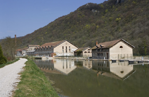 Façades sur le canal de l'atelier de façonnage, de l'atelier de réparation et de l'écurie. © Région Bourgogne-Franche-Comté, Inventaire du patrimoine
