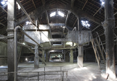 Atelier de trituration. Vue d'ensemble dans l'axe du bâtiment, depuis le sud. © Région Bourgogne-Franche-Comté, Inventaire du patrimoine