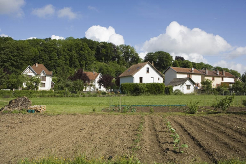 Les logements d'ouvriers de la rue Weibel. Vue depuis le sud. © Région Bourgogne-Franche-Comté, Inventaire du patrimoine