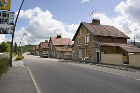 Cité ouvrière Lehmann vue de trois quarts droite. © Région Bourgogne-Franche-Comté, Inventaire du patrimoine