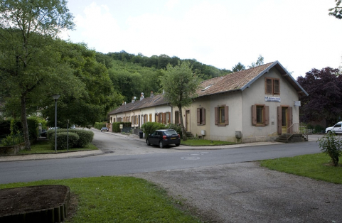 Cité ouvrière. Façade d'un logement collectif rue de la Poste. © Région Bourgogne-Franche-Comté, Inventaire du patrimoine