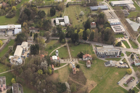 Vue aérienne du site, depuis le nord. © Région Bourgogne-Franche-Comté, Inventaire du patrimoine Vue aérienne du site, depuis le nord. © Région Bourgogne-Franche-Comté, Inventaire du patrimoine