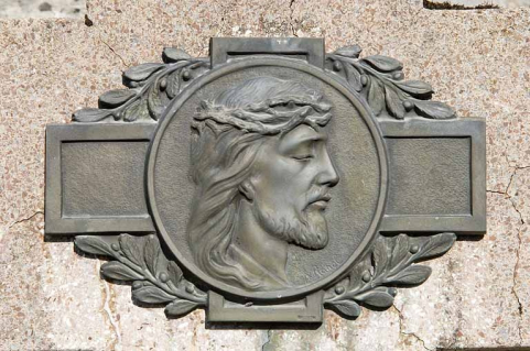 Détail : tête de Christ, bronze signé X. Ranel. © Région Bourgogne-Franche-Comté, Inventaire du patrimoine