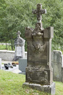 Vue générale, face portant l'épitaphe. © Région Bourgogne-Franche-Comté, Inventaire du patrimoine