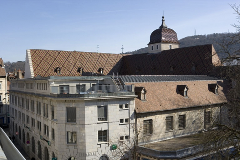 Vue d'ensemble avec les toits du palais Granvelle. © Région Bourgogne-Franche-Comté, Inventaire du Patrimoine Vue d'ensemble avec les toits du palais Granvelle. © Région Bourgogne-Franche-Comté, Inventaire du Patrimoine