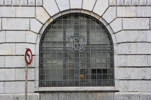 Détail d'une fenêtre du rez-de-chaussée. © Région Bourgogne-Franche-Comté, Inventaire du Patrimoine Détail d'une fenêtre du rez-de-chaussée. © Région Bourgogne-Franche-Comté, Inventaire du Patrimoine
