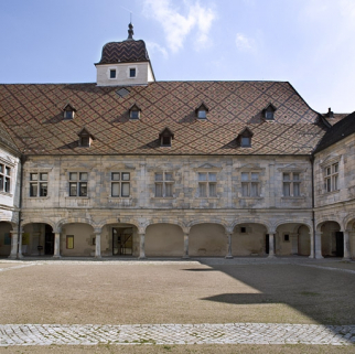 Vue d'ensemble de la façade sur cour du corps de bâtiment gauche. © Région Bourgogne-Franche-Comté, Inventaire du Patrimoine Vue d'ensemble de la façade sur cour du corps de bâtiment gauche. © Région Bourgogne-Franche-Comté, Inventaire du Patrimoine