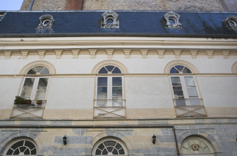Détail du premier étage de l'aile sur cour. © Région Bourgogne-Franche-Comté, Inventaire du Patrimoine
