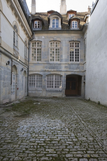 Vue du logis en fond de cour, de face. © Région Bourgogne-Franche-Comté, Inventaire du Patrimoine
