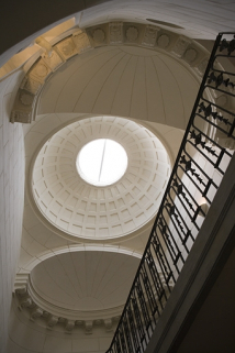 Couvrement de l'escalier : détail de la coupole et des deux demi-coupoles. © Région Bourgogne-Franche-Comté, Inventaire du Patrimoine