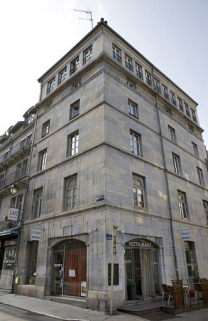 Vue d'ensemble de l'immeuble d'angle. © Région Bourgogne-Franche-Comté, Inventaire du Patrimoine