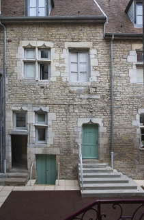 Vue d'une partie de l'aile gauche sur cour, de face. © Région Bourgogne-Franche-Comté, Inventaire du Patrimoine