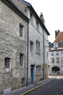 Vue d'ensemble de la façade sur la rue Renan, de trois quarts gauche. © Région Bourgogne-Franche-Comté, Inventaire du Patrimoine