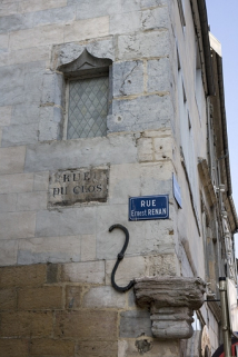 Détail de l'angle avec la mention "rue du Clos". © Région Bourgogne-Franche-Comté, Inventaire du Patrimoine