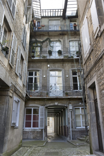 Vue d'ensemble de la façade postérieure du logis principal. © Région Bourgogne-Franche-Comté, Inventaire du Patrimoine