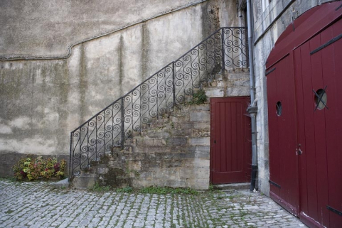 Vue d'ensemble de l'escalier extérieur du logis secondaire. © Région Bourgogne-Franche-Comté, Inventaire du Patrimoine