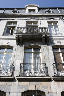 Détail de la travée centrale de la façade antérieure du logis principal à partir du premier étage. © Région Bourgogne-Franche-Comté, Inventaire du Patrimoine