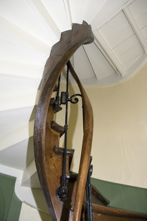 Détail de la rampe et du limon de l'escalier situé dans la tour. © Région Bourgogne-Franche-Comté, Inventaire du Patrimoine