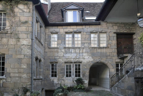 Façade postérieure du logis, de face. © Région Bourgogne-Franche-Comté, Inventaire du Patrimoine