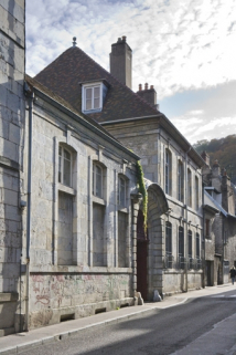 Vue d'ensemble depuis la rue, de trois quarts gauche. © Région Bourgogne-Franche-Comté, Inventaire du Patrimoine