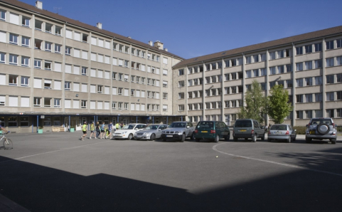 Internat : vue d'ensemble depuis la cour. © Région Bourgogne-Franche-Comté, Inventaire du patrimoine Internat : vue d'ensemble depuis la cour. © Région Bourgogne-Franche-Comté, Inventaire du patrimoine