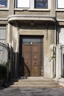 Aile sud : ancienne porte d'entrée de l'Institut de Chronométrie. © Région Bourgogne-Franche-Comté, Inventaire du patrimoine Aile sud : ancienne porte d'entrée de l'Institut de Chronométrie. © Région Bourgogne-Franche-Comté, Inventaire du patrimoine