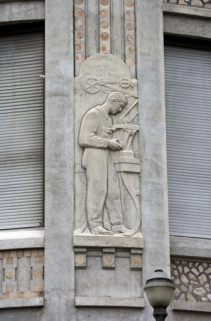 2e bas-relief : le mécanicien. © Région Bourgogne-Franche-Comté, Inventaire du patrimoine