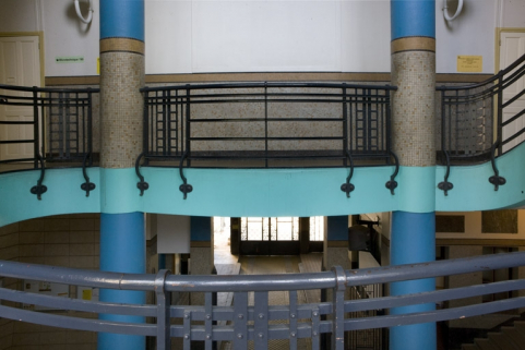 Garde-corps du grand escalier, au niveau du palier du premier étage. © Région Bourgogne-Franche-Comté, Inventaire du patrimoine