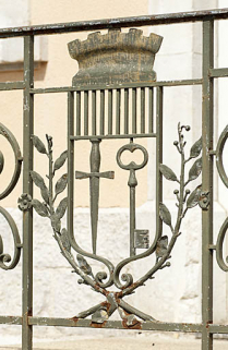 Blason ornant le garde-corps du perron. © Région Bourgogne-Franche-Comté, Inventaire du patrimoine