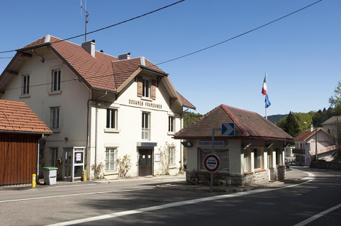 Vue du bureau des douanes et du poste de surveillance. © Région Bourgogne-Franche-Comté, Inventaire du patrimoine