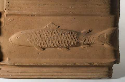 Face supérieure : détail de la truite. © Région Bourgogne-Franche-Comté, Inventaire du patrimoine