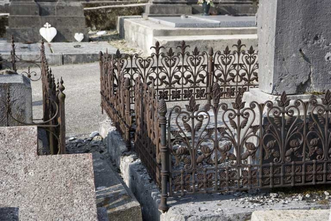 Vue d'ensemble : faces postérieure et latérale droite. © Région Bourgogne-Franche-Comté, Inventaire du patrimoine