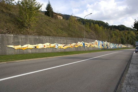 Emaillerie : oeuvre murale au long de la R.N. 5, par MM Plantec et Girod, 2009. © Région Bourgogne-Franche-Comté, Inventaire du patrimoine Emaillerie : oeuvre murale au long de la R.N. 5, par MM Plantec et Girod, 2009. © Région Bourgogne-Franche-Comté, Inventaire du patrimoine